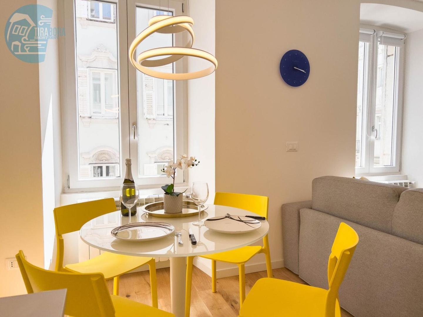 Cassa Di Risparmio 11 Tirabora Short Rent Trieste Exterior foto