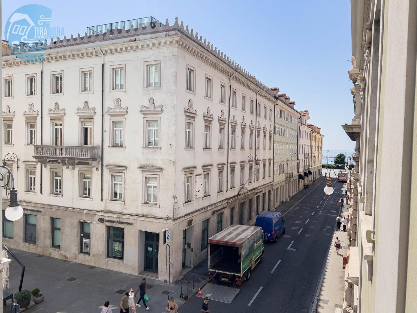 Cassa Di Risparmio 11 Tirabora Short Rent Trieste Exterior foto
